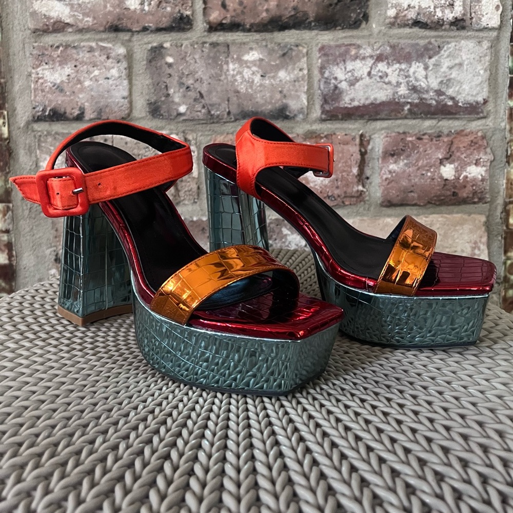 Stylish Women's Platform Sandals - Orange and Blue